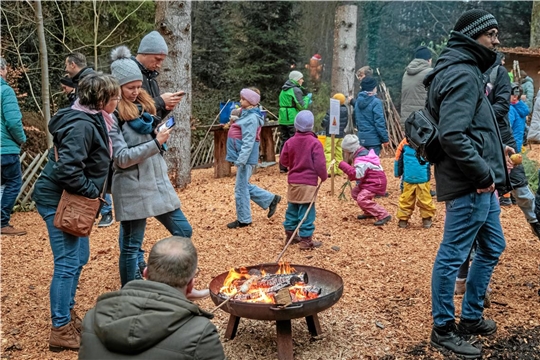 Stockbrotgrillen ist immer eine Highlight für jung und alt.