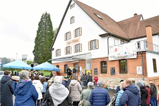 Die See-Mühle feiert Jubiläum. Deshalb findet die offizielle Eröffnung der 20. FleckaSchau in Weissach im Tal am Ortsrand von Cottenweiler statt. SK