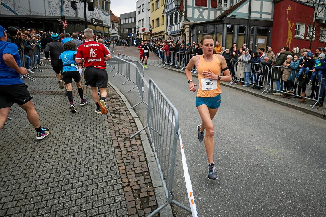 Ein Finisherrekord und zwei Favoritensiege beim 36. Backnanger Silvesterlauf