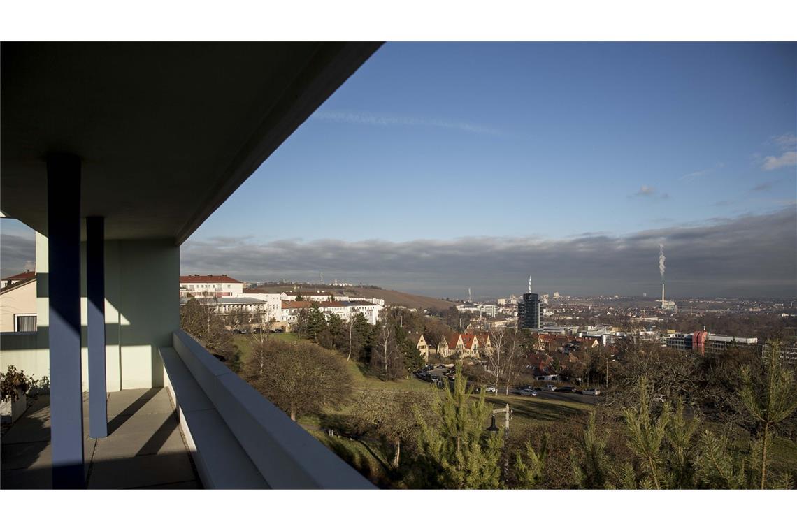 Endlich – freie Sicht auf Le Corbusiers Einfamilienhaus . . . Aussicht auf Stuttgart.