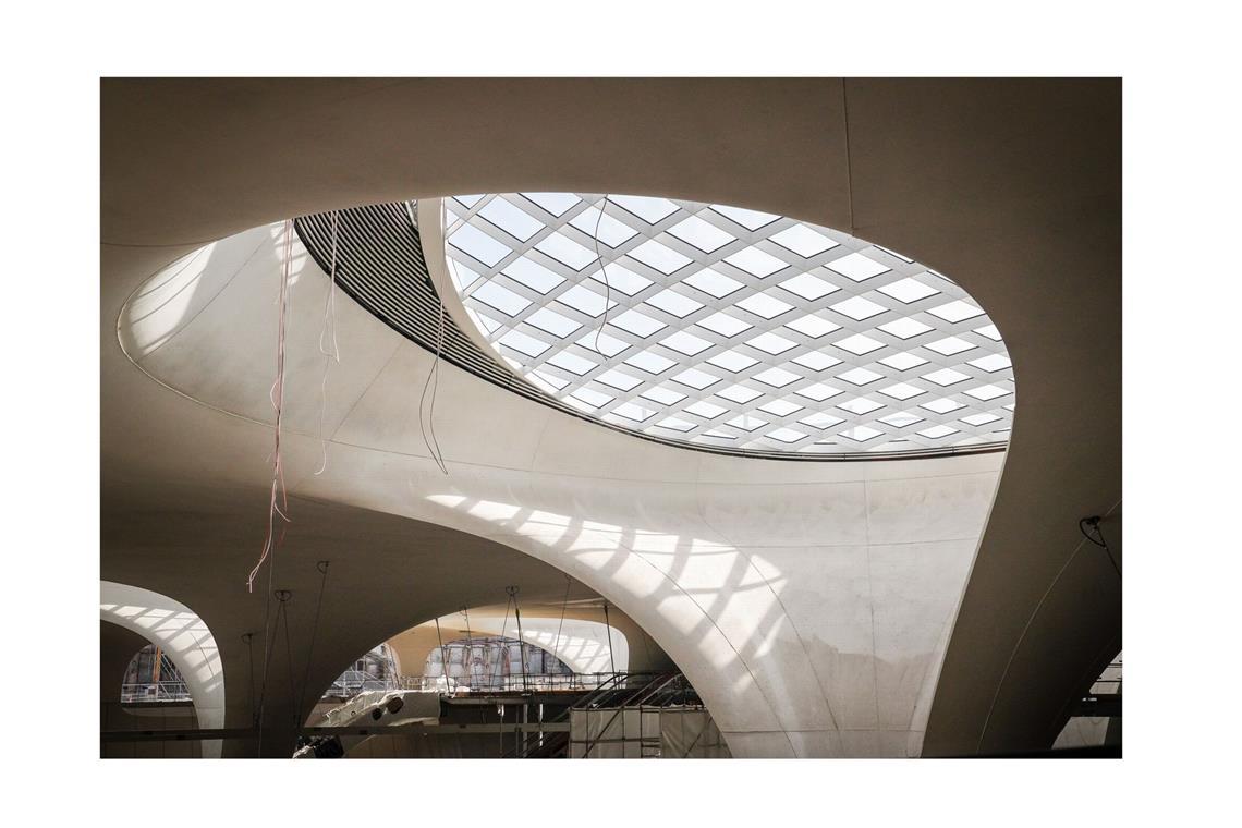 . . . den Tiefbahnhof“, so Jutta Blocher. „Mich überzeugen seine lichtdurchflutete Struktur, klare Formsprache und ingenieurtechnische Brillanz. Der Verlust . . .