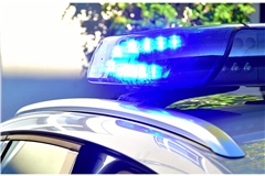  Ein Autofahrer wehrt sich gegen Blutentnahme und versucht Polizisten zu schlagen.Symbolfoto: Tobias Sellmaier