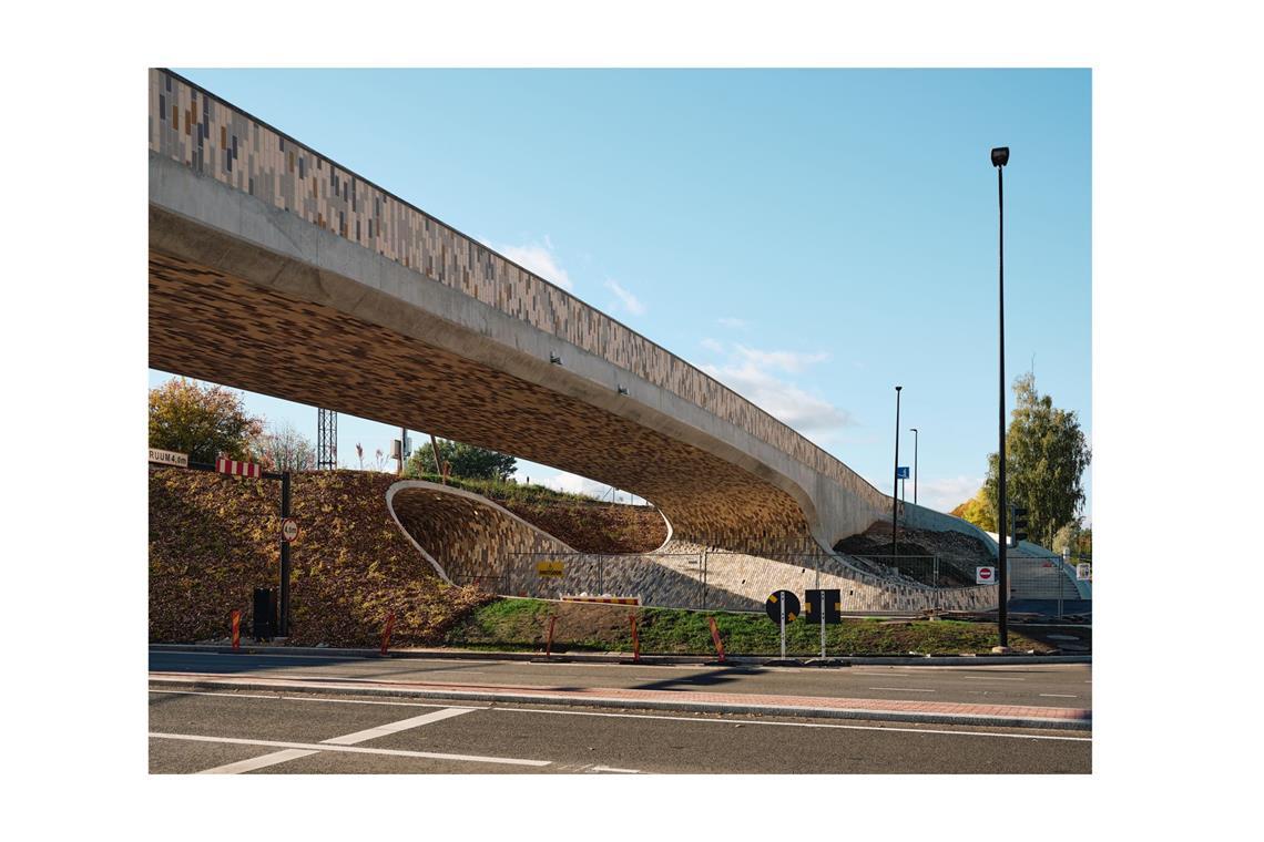 . . . eine Fußgängerbrücke in Tartu, Estland,  von PART Architekten, sind ebenfalls unter den Nominierten der Shortlist gewesen.