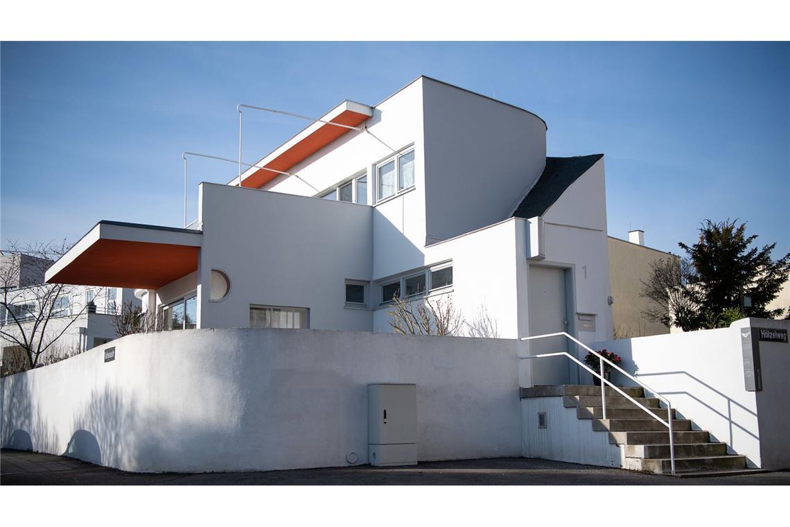Endlich – freie Sicht auf Le Corbusiers Einfamilienhaus . . . Einfamilienhäuser von anderen berühmten Architekten, Hans Scharoun etwa. Und . . .