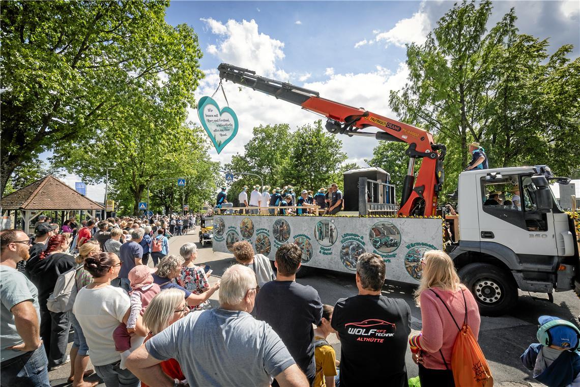 // Höhepunkt der Heimattage Althütte: Der Festumzug am Sonntag den 14.6.2026 dur...
