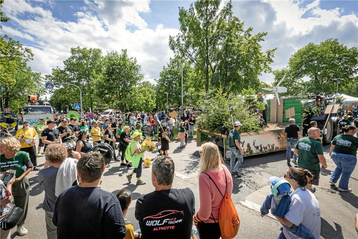 // Höhepunkt der Heimattage Althütte: Der Festumzug am Sonntag den 14.6.2026 dur...