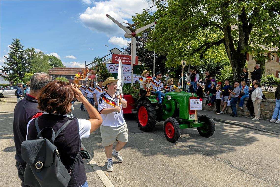 // Höhepunkt der Heimattage Althütte: Der Festumzug am Sonntag den 14.6.2026 dur...
