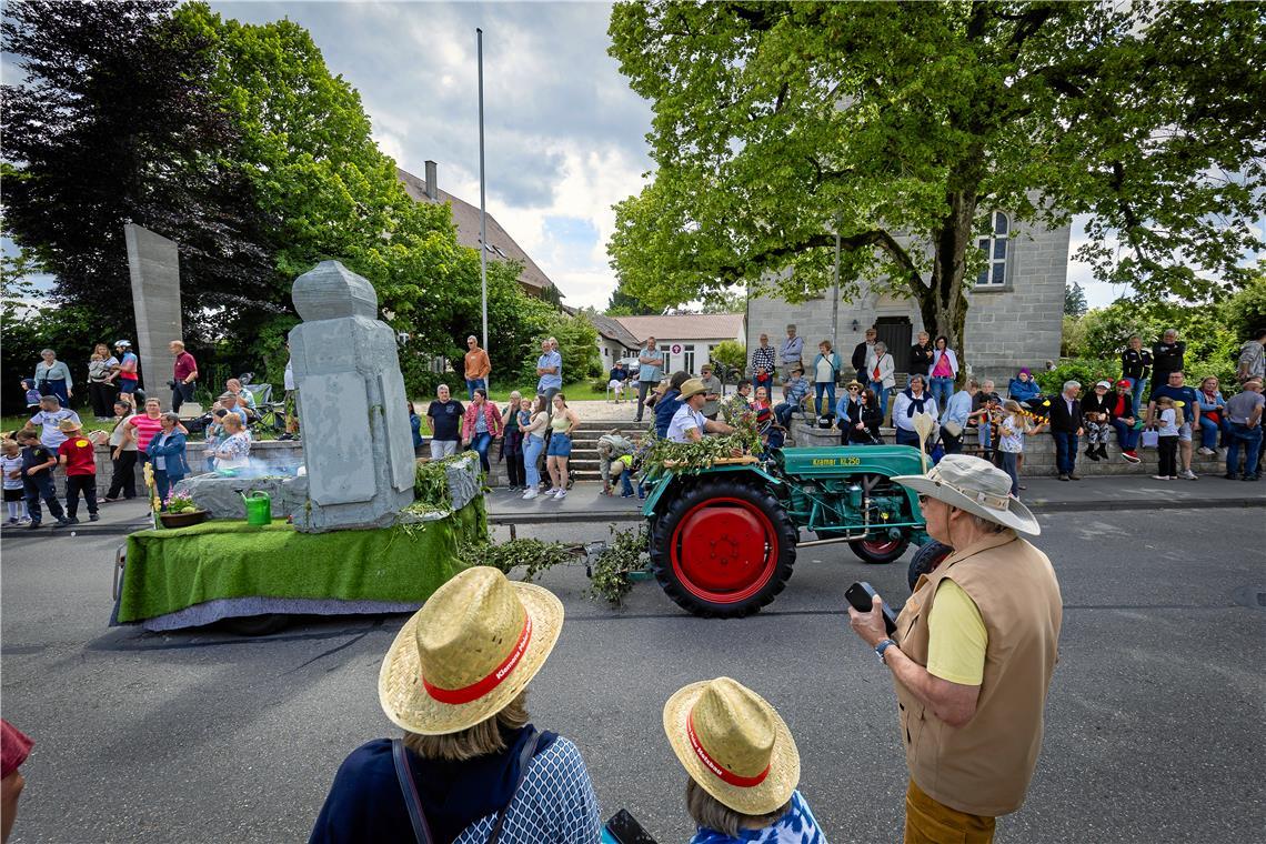 // Höhepunkt der Heimattage Althütte: Der Festumzug am Sonntag den 14.6.2026 dur...