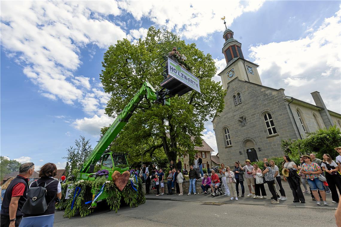 // Höhepunkt der Heimattage Althütte: Der Festumzug am Sonntag den 14.6.2026 dur...