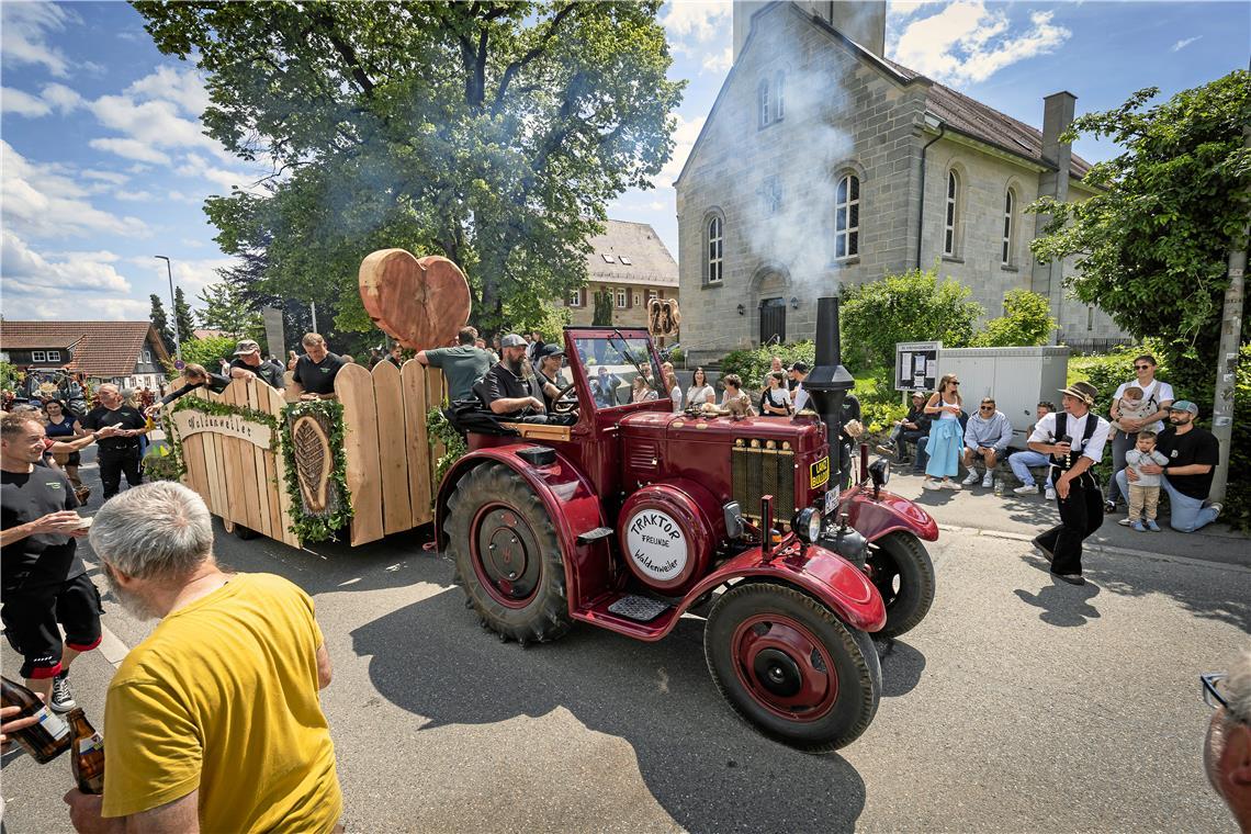 // Höhepunkt der Heimattage Althütte: Der Festumzug am Sonntag den 14.6.2026 dur...