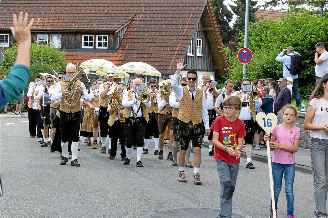 // Höhepunkt der Heimattage Althütte: Der Festumzug am Sonntag den 14.6.2026 dur...