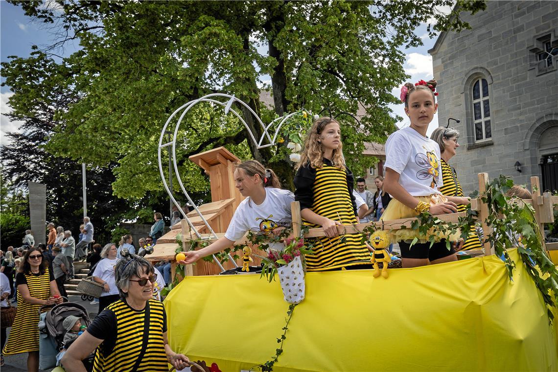 // Höhepunkt der Heimattage Althütte: Der Festumzug am Sonntag den 14.6.2026 dur...