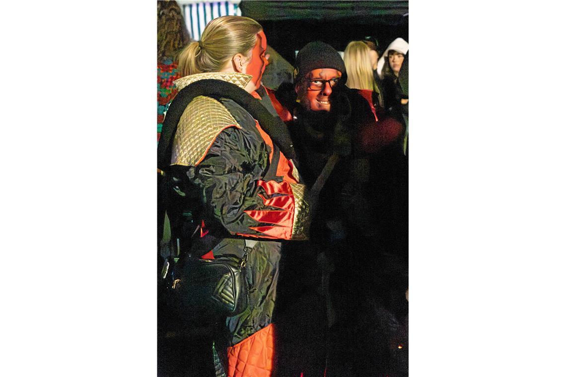  Im Partyzelt in Unterbrüden feiern die närrischen Gäste.