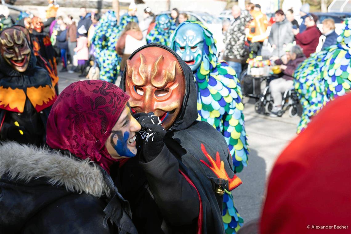 // Narrensprung durch Sulzbach an der Murr am Faschingsdienstag den 13.2.2024