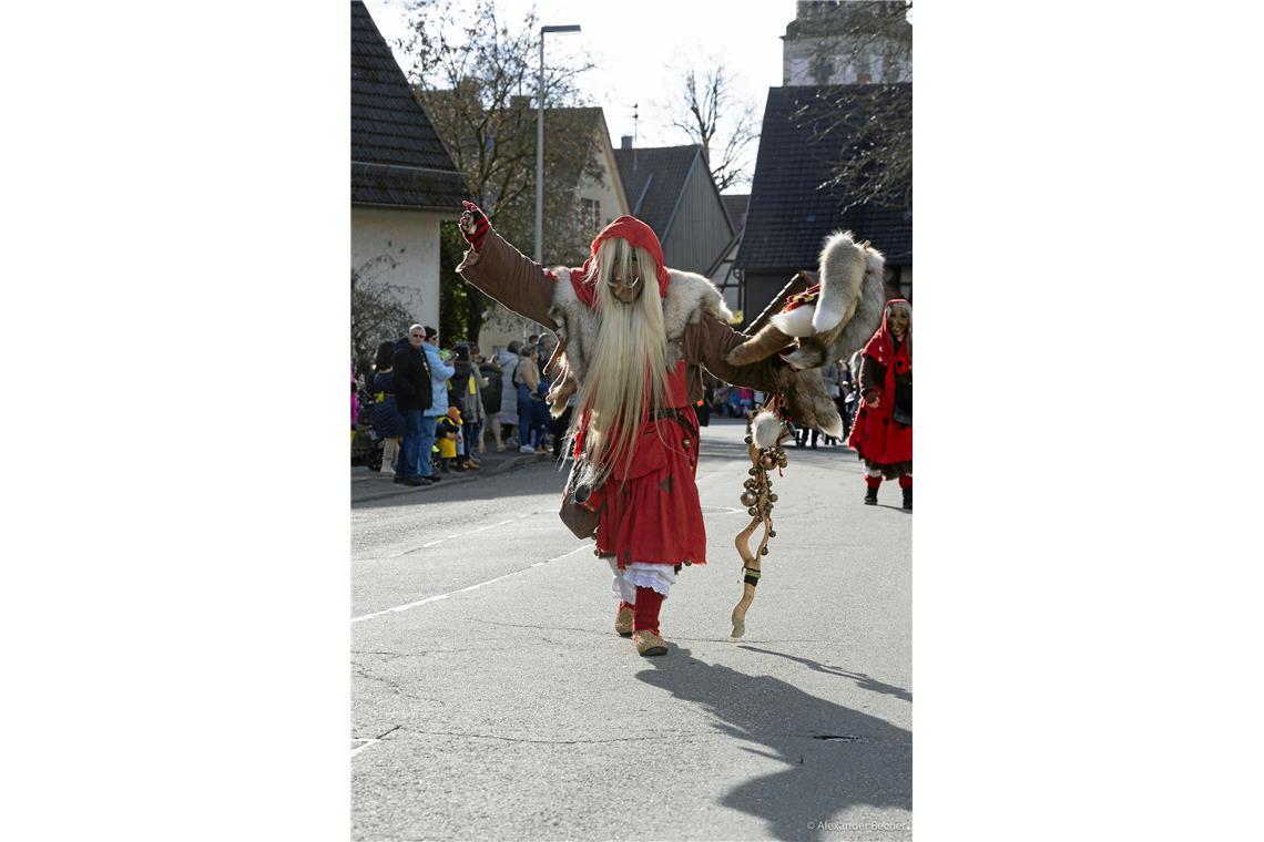 // Narrensprung durch Sulzbach an der Murr am Faschingsdienstag den 13.2.2024