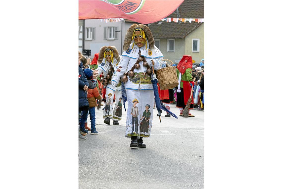 // Narrensprung durch Sulzbach an der Murr am Faschingsdienstag den 13.2.2024