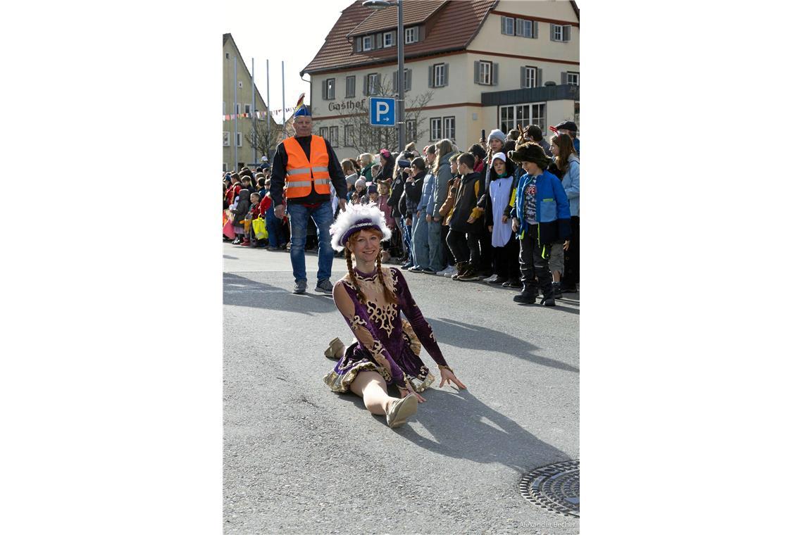 // Narrensprung durch Sulzbach an der Murr am Faschingsdienstag den 13.2.2024