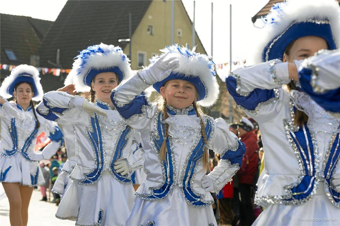 // Narrensprung durch Sulzbach an der Murr am Faschingsdienstag den 13.2.2024