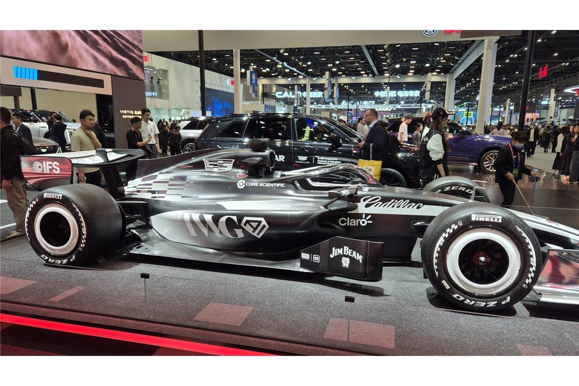 ... präsentiert nämlich unter anderem den Wagen, mit dem das Cadillac Formula 1 Team in seiner derzeitigen Premierensaison in der Formel 1 an den Start geht.