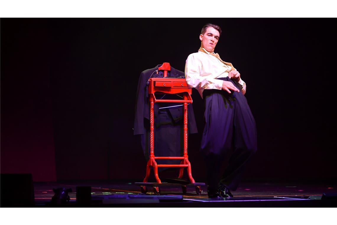 Sinnlich und betörend – Die neue Burlesque-Show in Stuttgart ... Rockabilly-Einlagen der 1950er Jahre.