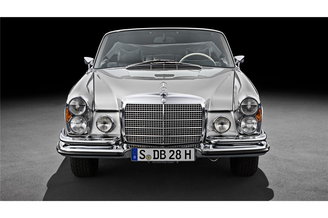Mercedes enthüllt Details zum neuen GLC: „Definiert Gesicht unserer Marke neu“ ... sowie in der Baureihe W 111, hier als Cabriolet aus dem Jahr 1971