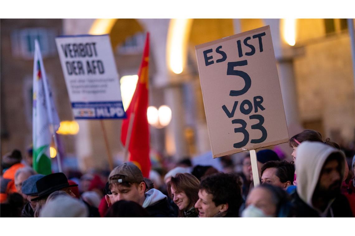 Die Demo auf dem Schlossplatz im Video ... und die deutsche Vergangenheit.