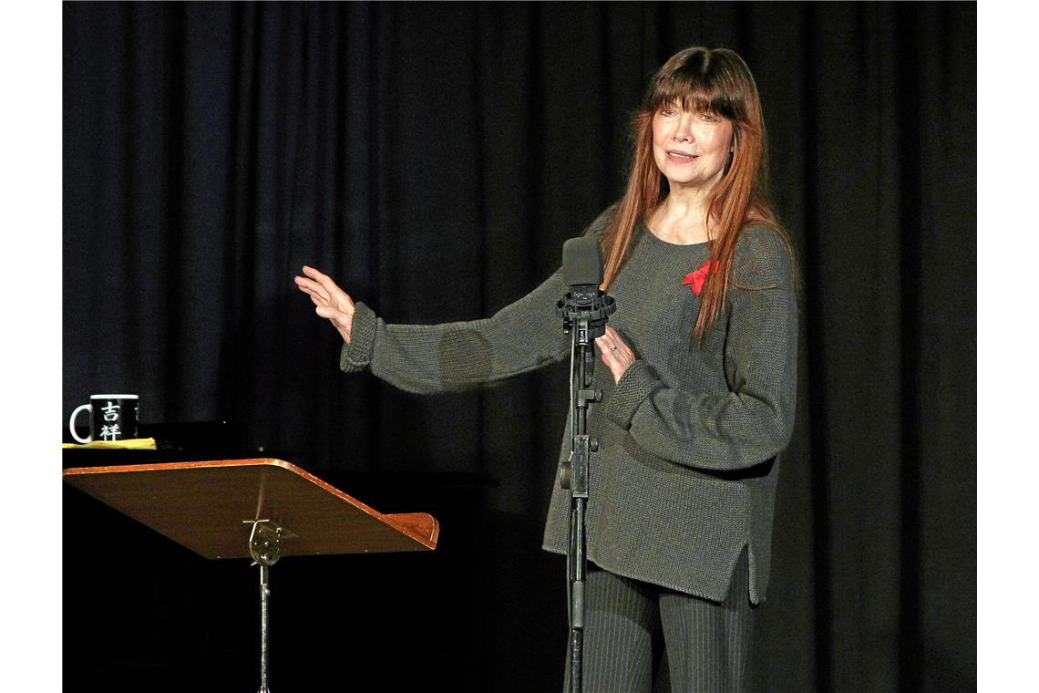 ... und Schlagersängerin Katja Ebstein, von deren Künsten als Kabarettistin Char...