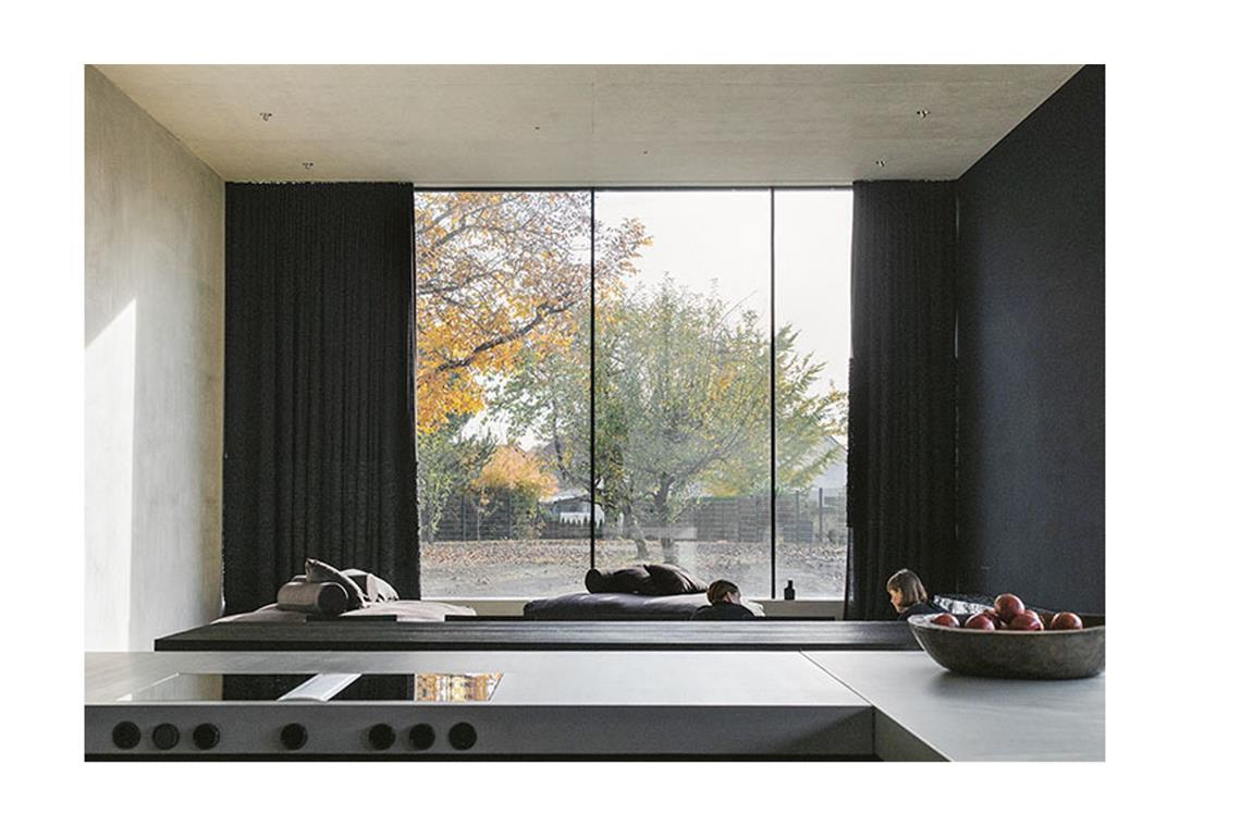 Große Ehre – Stuttgarter Architekten bauen eines der 50 besten Einfamilienhäuser . . . wurde der Flachdachbau von Anna Philipp von Philipp Architekten mit Sitz in Waldenburg und in Frankfurt am Main.