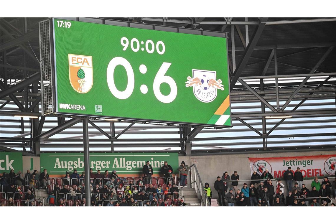 "Wir können es": Wagner zweifelt nicht nach 0:6-Lehrstunde 0:6 - ein historisches Heim-Ergebnis für den FC Augsburg.