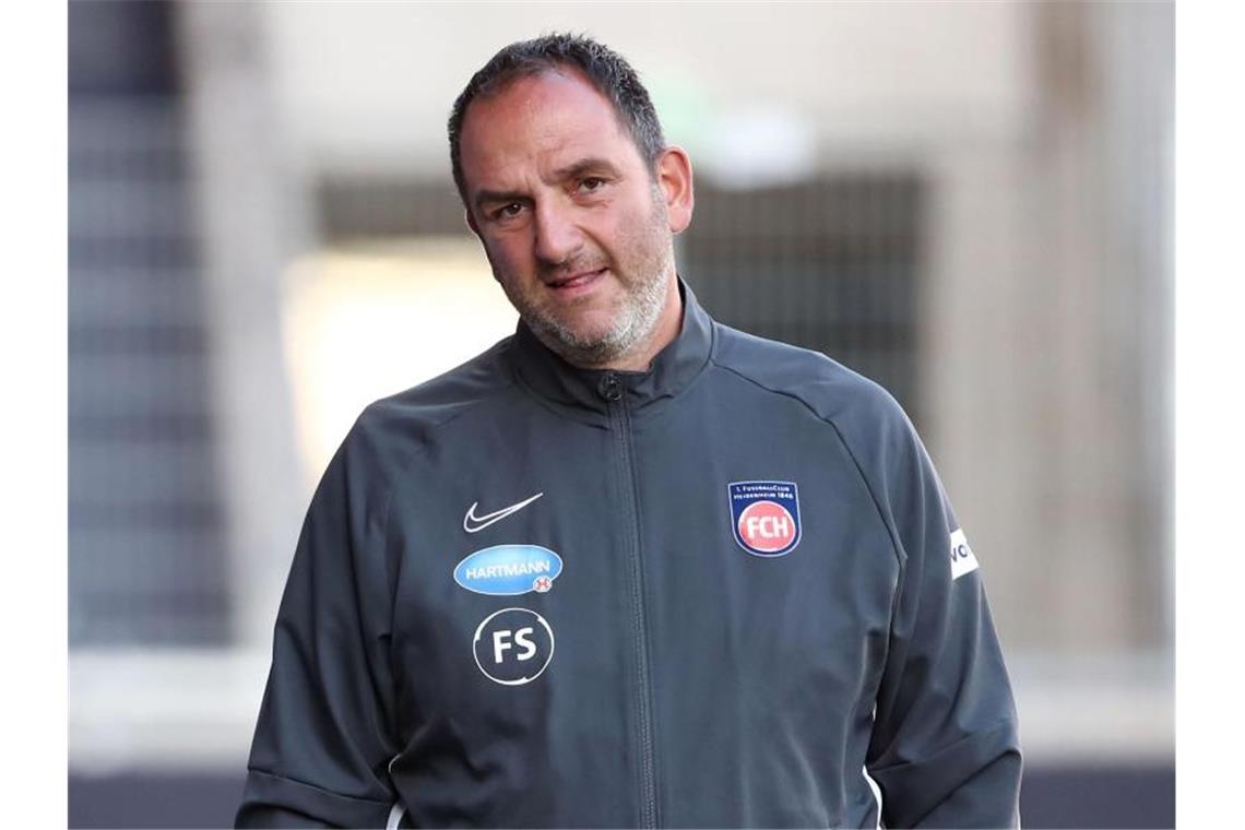 1. FC Heidenheims Trainer Frank Schmidt. Foto: Tom Weller/dpa/Archivbild