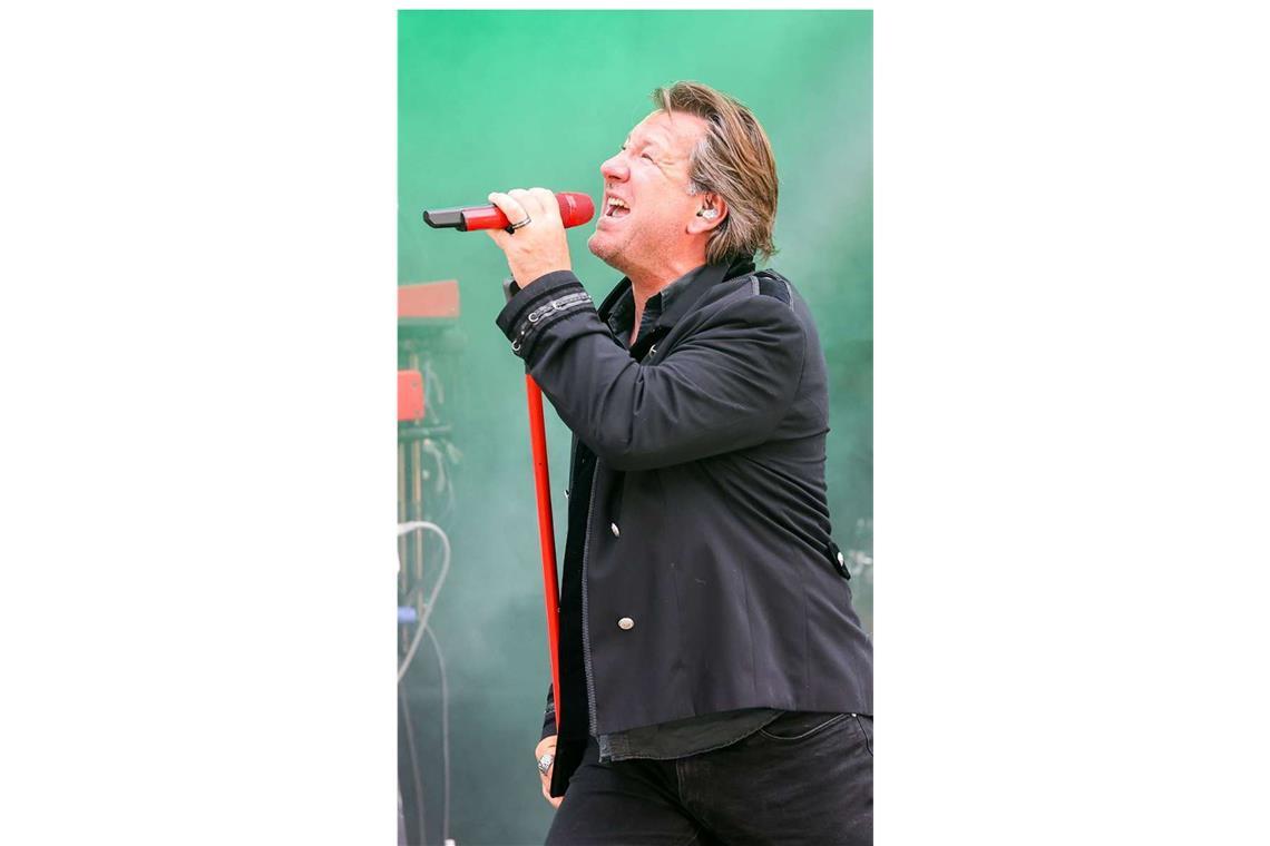 Wie stark Fluglärm der Gesundheit schadet 100 dB werden von einer Kreissäge oder bei einem Rockkonzert erreicht und führen bei jahrelanger Dauerbelastung zu Gehörschäden.