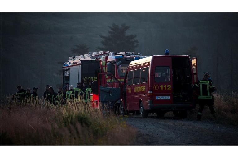 1.000 Einsatzkräfte kämpfen mit Flammen, Rauch, Staub und Hitze.
