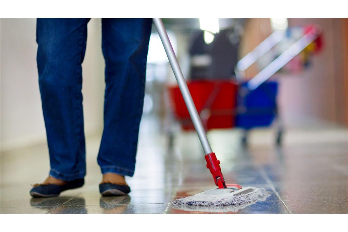 11 Prozent der Haushalte in Deutschland beschäftigen laut IW eine Haushaltshilfe. (Symbolfoto)