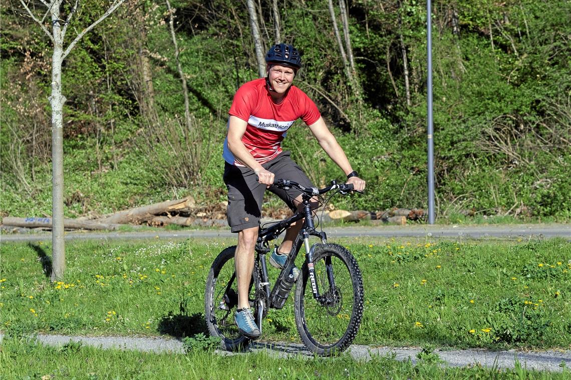 Mit dem Rad für eine bessere Welt unterwegs 120 Kilometer mit dem Rad zurückzulegen, ist für Martin Hübler kein Problem. Foto: J. Fiedler
