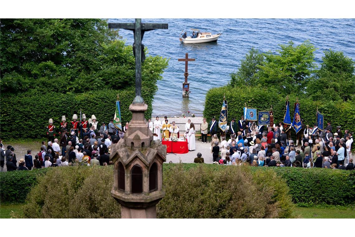 140 Jahre nach dem Tod von König Ludwig II. gedachten Königstreue am Starnberger des Herrsche