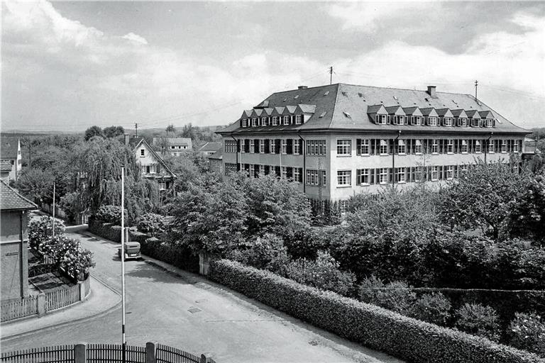 1924 wurde das neue Bezirkskrankenhaus eingeweiht. Später wurde daraus das Kreiskrankenhaus Backnang. Das Foto stammt vom Ende der 1920er-Jahre. Repros: P. Wolf