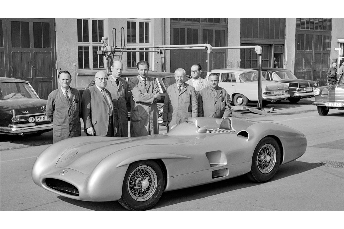 Das teuerste Auto der Welt – Mercedes macht sich selbst Konkurrenz 1964 trennt sich Mercedes vom Modell, das dem Speedway Museum Indianapolis geschenkt wird.