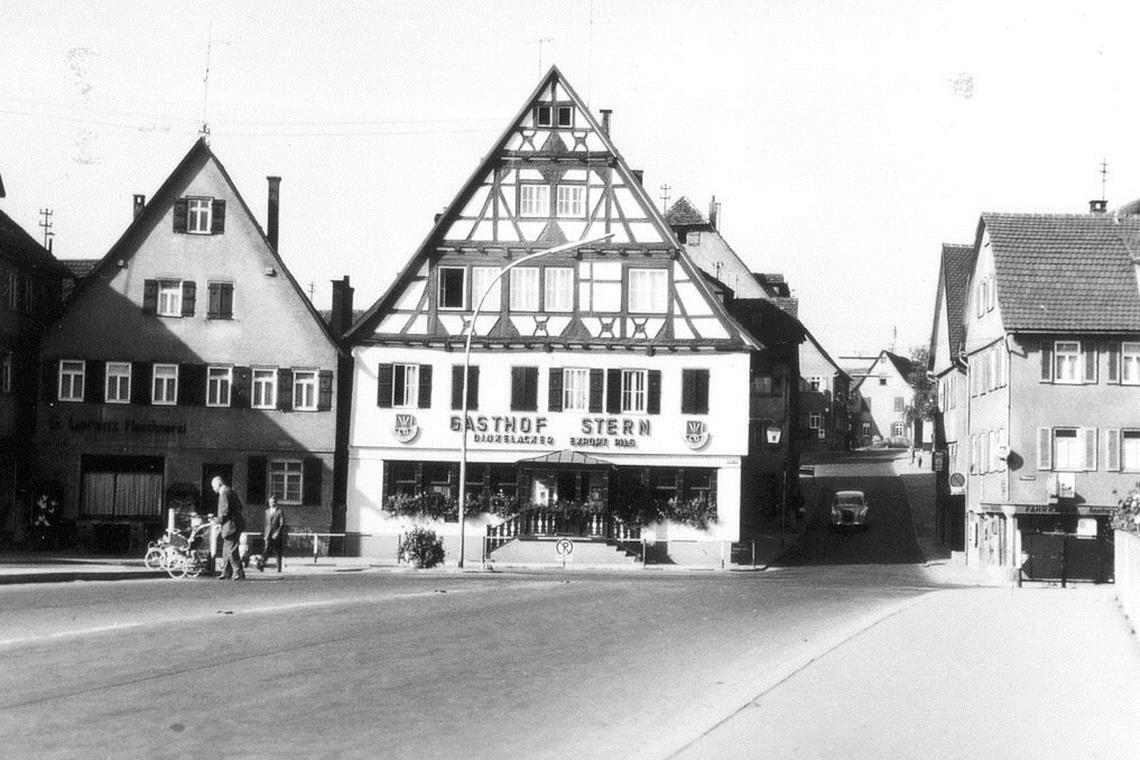 1975 dem Ausbau der Aspacher Straße geopfert: Backnangs ältestes Fachwerkhaus, der Stern.