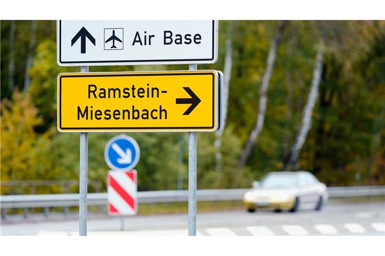 2010 informierten die amerikanischen Streitkräfte, dass auf dem Gelände der Air Base Ramstein eine Satelliten-Relais-Station zur Steuerung auch waffenfähiger Drohnen im Ausland gebaut werde. (Archivbild)
