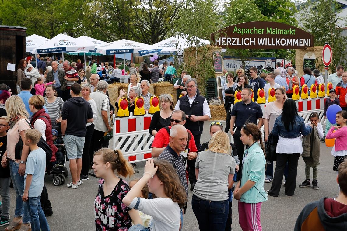 Planungen zum Jubiläumsmarkt laufen 2015 war der Aspacher Maimarkt ein richtiger Publikumsmagnet. Das soll im September dieses Jahres wieder so sein. Archivfoto: A. Becher