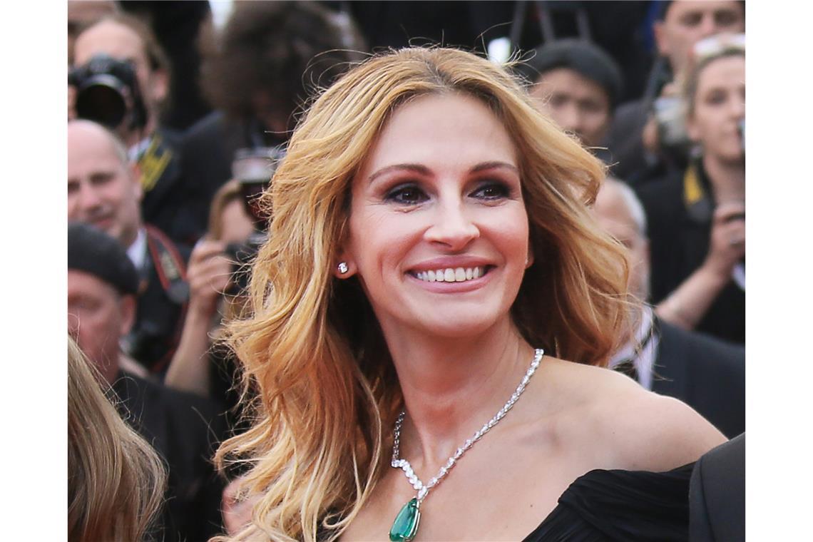 Neuer Film mit Julia Roberts: So hat sich die Hollywood-Ikone verändert 2016: In Cannes besucht Roberts die Premiere des Films "Money Monster", in dem sie erneut an der Seite von George Clooney zu sehen ist.