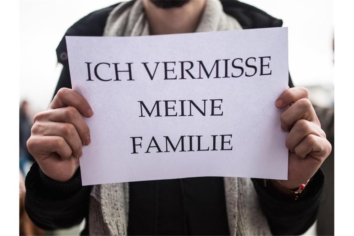 Familiäre Bindungen wichtigster Anlass für Zuzug 2020 zogen fast 60.000 sogenannte Drittstaatsangehörige aus familiären Gründen nach Deutschland. Foto: Sophia Kembowski/dpa