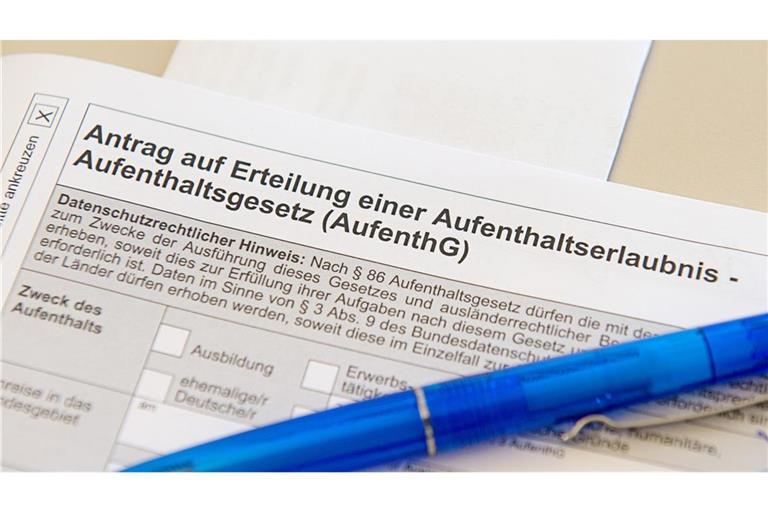 2024 erhielten weniger Ehegatten ein Nachzugsvisum als im Vorjahr. (Symbolbild)