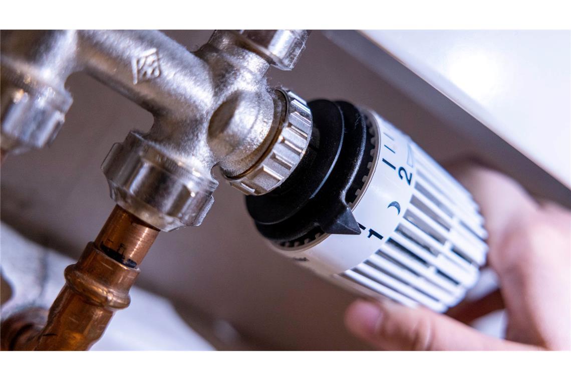 Wetter wärmer, Preise niedriger: Heizkosten sanken 2024 2024 musste nicht so viel geheizt werden wie ein Jahr zuvor. Außerdem sanken die Preise für Gas und Heizöl. Haushalte hatten daher geringere Heizkosten als noch 2023.