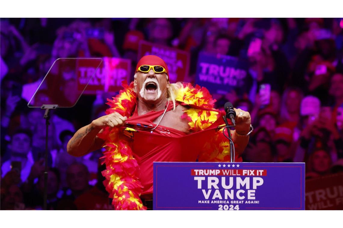 2024 wurde Hogan zudem von vielen Fans für seine Unterstützung von Donald Trump während des US-Wahlkampfs kritisiert. Hogan trat beim Nominierungsparteitag der Republikaner auf. Auch bei der Vereidigungsfeier des US-Präsidenten ist Hogan zu sehen und verkündet: „Amerika ist zurück!“ Ihren Unmut äußern Fans anschließend beim Netflix-Debüt der WWE im Januar 2025. Bei seinem Auftritt wird der Wrestler von großen Teilen der Menge ausgebuht.