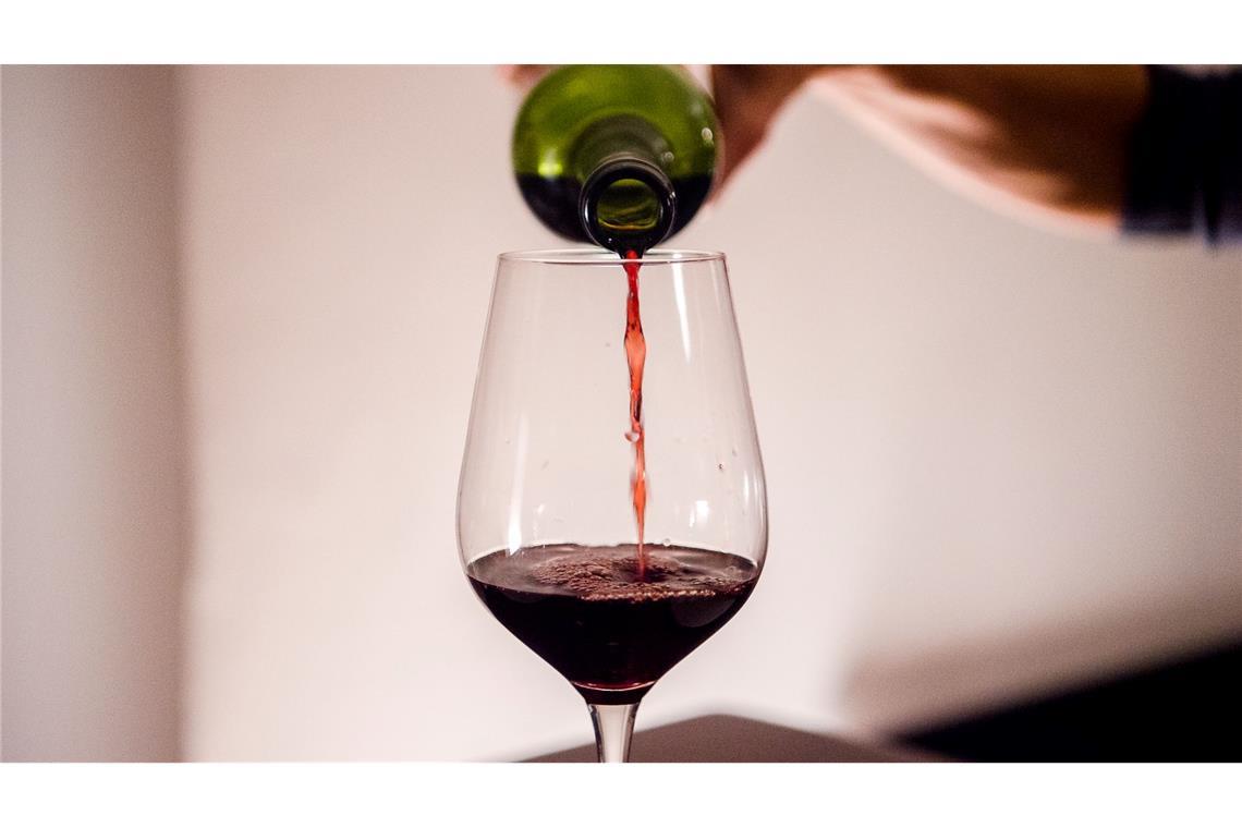 2025 wird nach Einschätzung des Deutschen Weininstituts ein guter Burgunder- und Rotweinjahrgang. (Symbolbild)