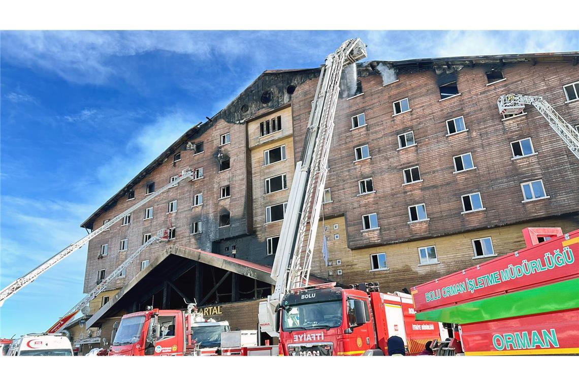 Türkei korrigiert Opferzahl auf 78 238 Gäste logierten in dem Skihotel in der türkischen Provinz Bolu.