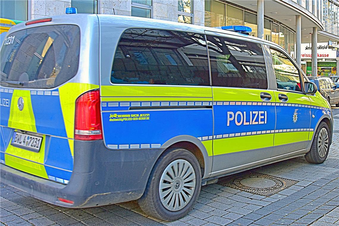 Streit in der Maubacher Straße eskaliert 25-Jähriger droht mit Messer. Symbolfoto: Tobias Sellmaier.
