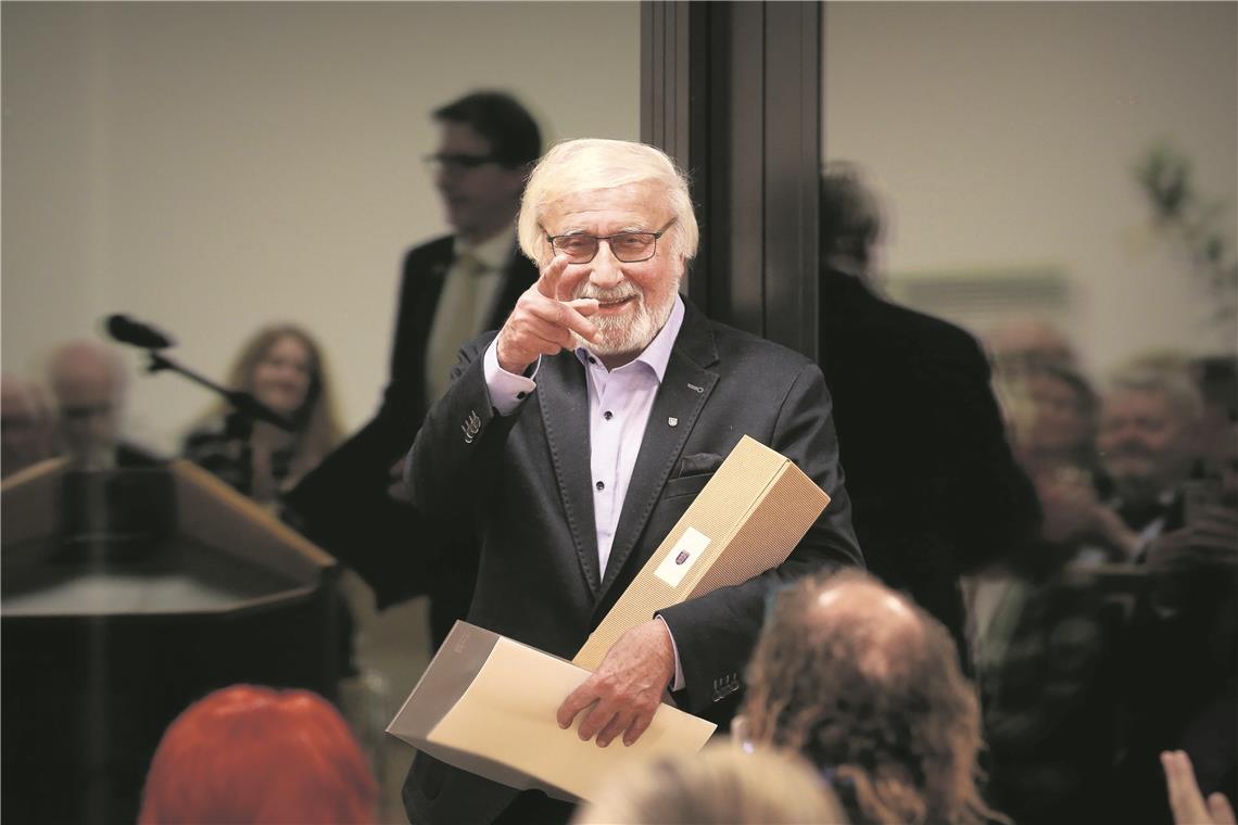 Staufermedaille für Rudolf Weiß 32 Jahre Gemeinderat und 7 Jahre stellvertretender Bürgermeister: Rudolf Weiß. Foto: A. Becher