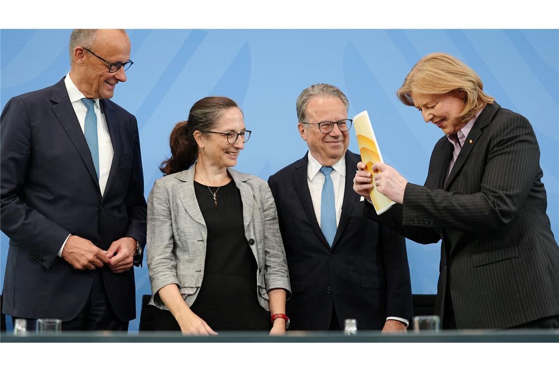33 Vorschläge hat die Rentenkommission an die Bundesregierung übergeben.